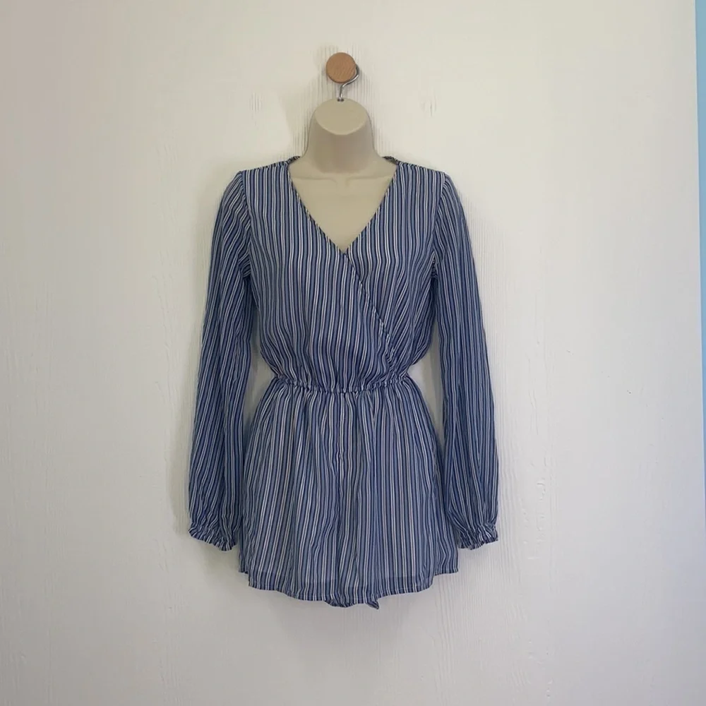 Hollister - Pinstripe in Blue and White Crisscross Short Romper Size XS
